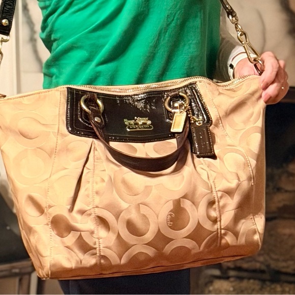 Coach Ashley Tan and Brown Signature C Satchel With Brown Patent Leather - Picture 11 of 12